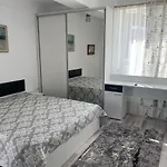 Iany 1 * Năvodari