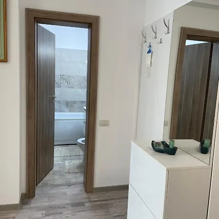 Iany 1 * Năvodari