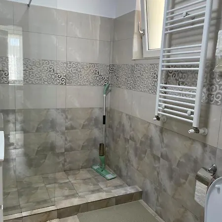 Iany 1 Appartement *