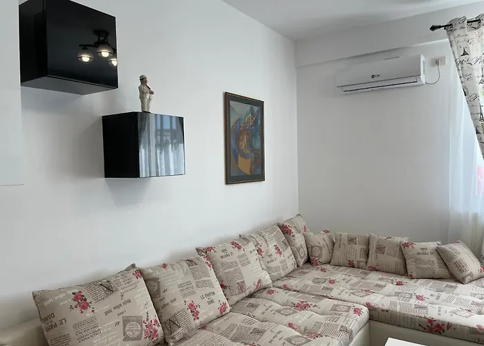 Iany 1 アパート *