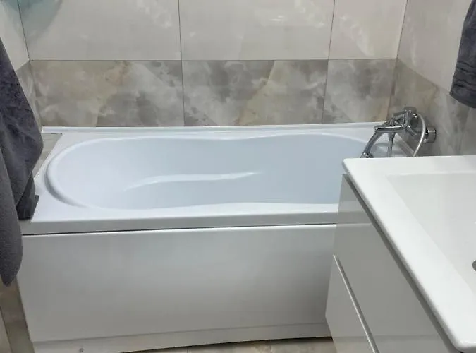 Iany 1 アパート *